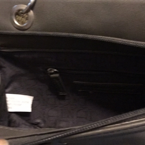 Danielle Nicole Cross Body Bag - Picture 5 of 8